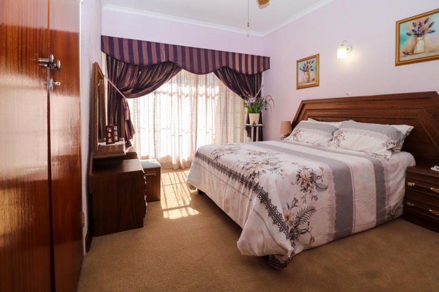 3 Bedroom Property for Sale in Flamwood North West